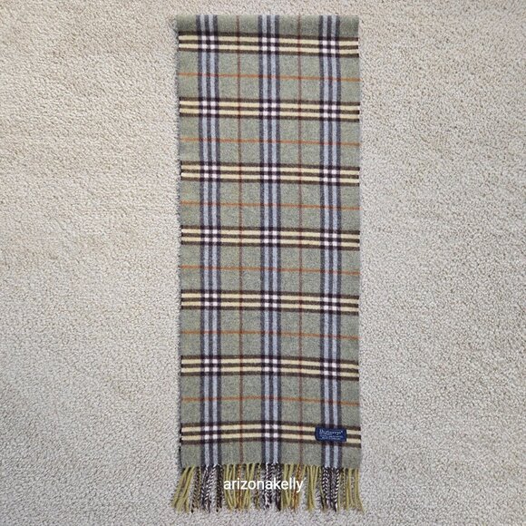 PERFECT! Vintage Burberry Wool Plaid Scarf - Picture 5 of 17
